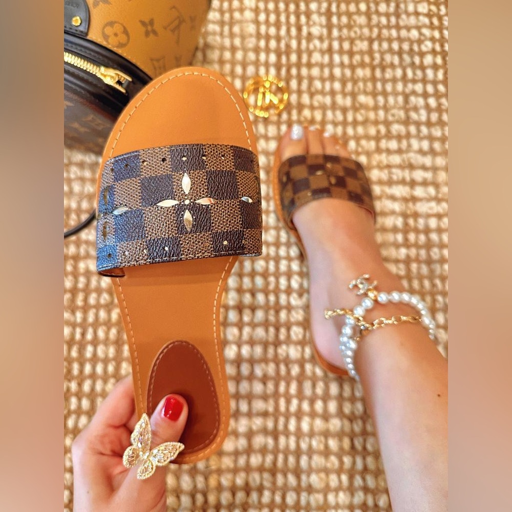 Brown Checkered One Band Sandal